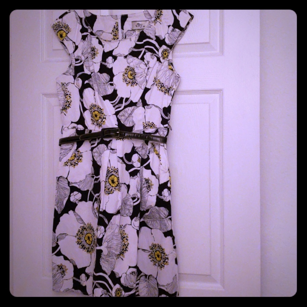 Classic style floral dress with belt